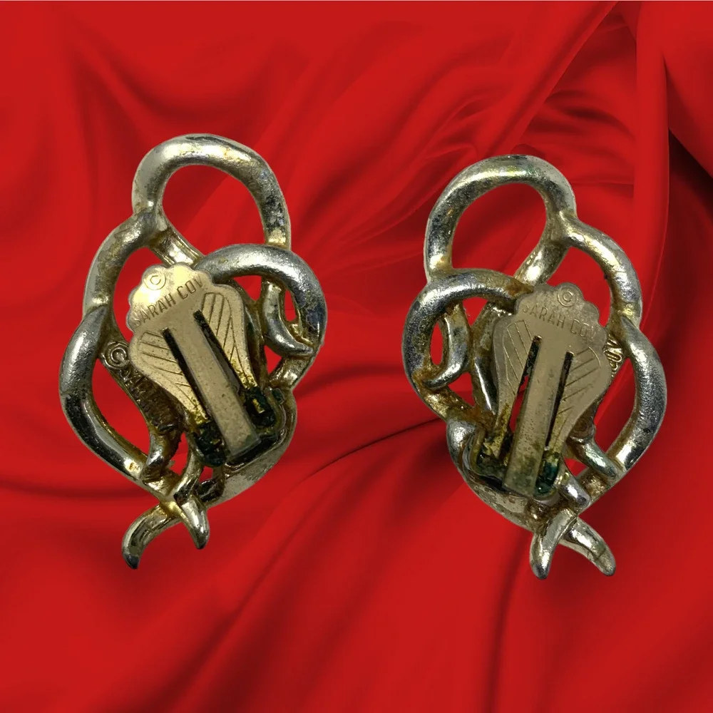 Vintage 1970's Sarah Coventry Gold Tone Modernist Ribbon Earrings Clip On Runway